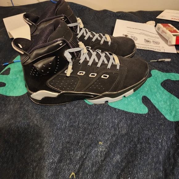 Jordan 6-17-23 size 10 in original box but used 8 out of 10 condition - Picture 9 of 11